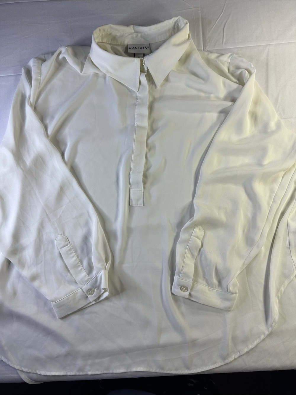 Ava & Viv White Half-Placket Long Sleeve Blouse